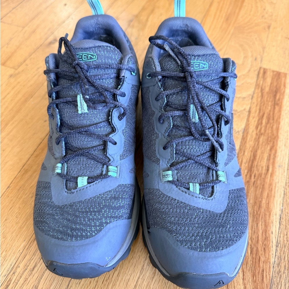 Keen Women's Gray and Turquoise Athletic Shoes with Keen Dry & Konnectfit - Picture 2 of 11